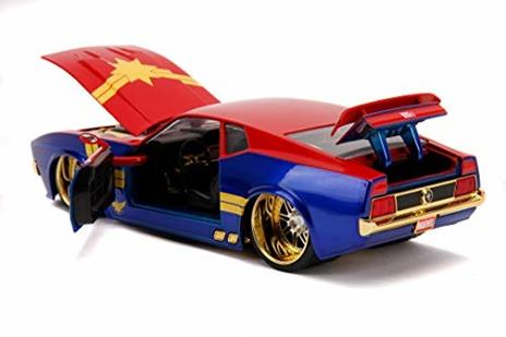 Marvel Captain Marvel 1973 Ford Mustang Mach 1 In Scala 124 Die-Cast Con Personaggio - 3