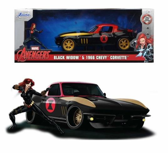 Marvel Black Widow 1966 Chevy In Scala 124 Die-Cast Con Personaggio