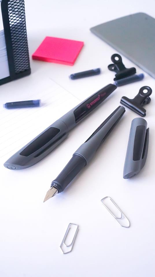 Penna Stilografica - STABILO Flow ACTIVE in antracite - 1 penna - Cartuccia inclusa - 5