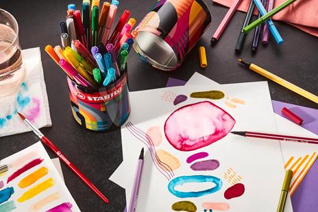 Pennarello Premium - STABILO Pen 68 - ARTY - Portapennarelli in metallo - con 45 colori assortiti - 5