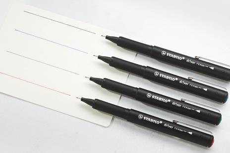 Fineliner Premium - STABILO dr!ver - Tratto Fine (0,4 mm) - Astuccio da 4 - Verde, Rosso, Blu, Nero - 4