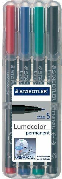 Penna a punta sintetica Staedtler Lumocolor Permanent punta superfine 0,4 mm. Confezione 4 colori assortiti