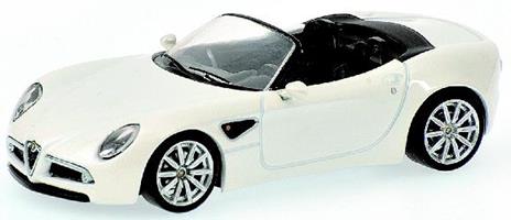 Alfa Romeo 8C Spider White Metallic 1:64 Model Rip640120532 - 2