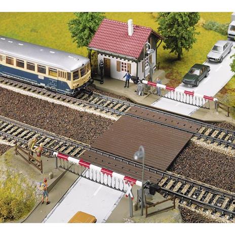 passaggio a livello con guardiola H0 Faller 120174 Kit da montare