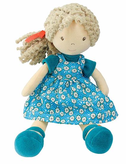 Millie Lu. Capelli Castani E Vestito Blu