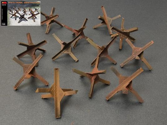 Anti Tank Obstacles Accessory Plastic Kit 1:35 Model MIN35579