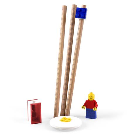 Set cartoleria LEGO con Minifigure, 4 matite graffite, 1 topper, 1 temperamatite e 1 gomma - 2