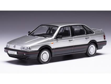 IXO MODEL CLC517 VW PASSAT GT 1988 SILVER 1:43 Modellino