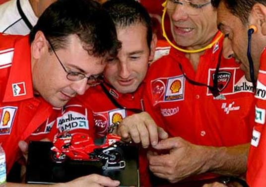 Ducati Desmosedici 1:12 - 2