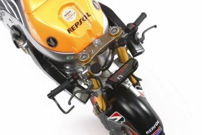 Tamiya Repsol Honda Rc213V'14 Kit di Montaggio Motocicletta 1:12 - 7