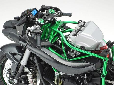 Tamiya Kawasaki Ninja H2 Carbon Kit di montaggio Motocicletta 1:12 - 9