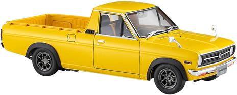 Datsun Sunny Truck Fender