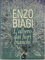 L' albero dai fiori bianchi