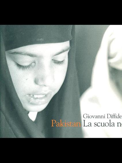 Pakistan La scuola nel cielo - copertina