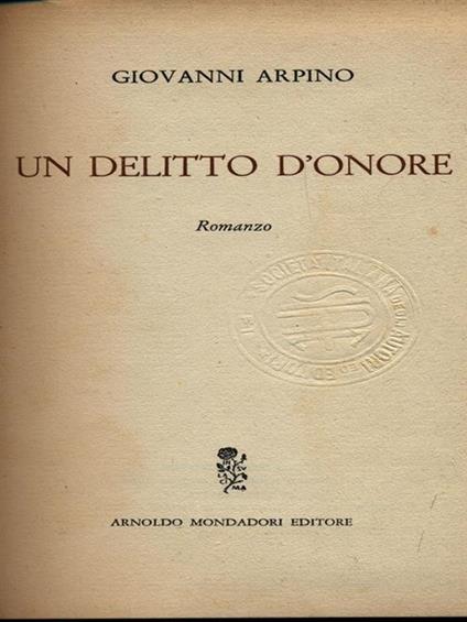 Un delitto d'onore - Giovanni Arpino - copertina