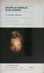 Gruppo di famiglia in un interno