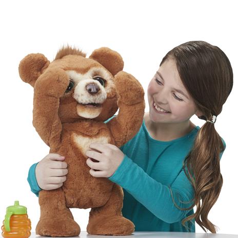 Hasbro FurReal-Cubby Il Mio Orsetto Curioso (Peluche Orso Interattivo con Oltre 100 Combinazioni di Suoni e Movimenti) Versione Italiana - 6