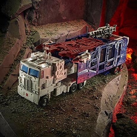 Transformers Generations WFC K Ultra Magnus Earth - 3