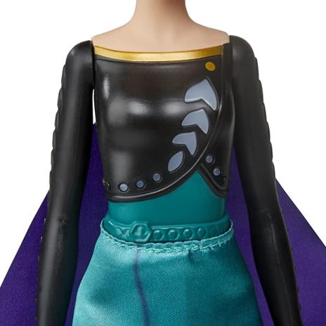 Hasbro Disney Frozen - Anna Regina Cantante, canta ""Some Things Never Change"" , canzone dal film Disney Frozen II - 5
