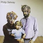 Familial. Philip Selway
