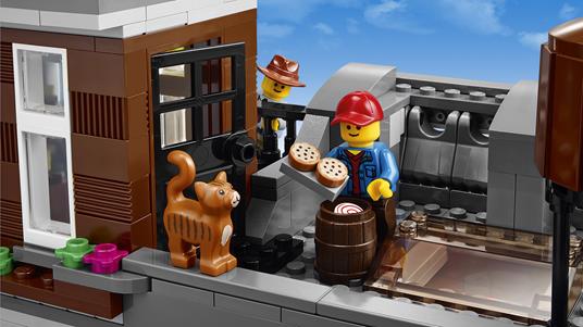 LEGO Creator Expert (10246). Ufficio dell'investigatore - 10