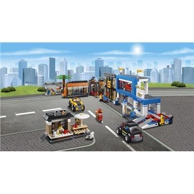 LEGO City Town (60097). Piazza della città - 14