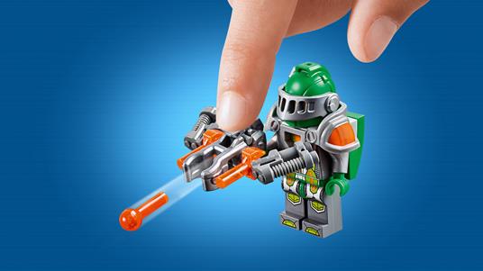 LEGO Nexo Knights (70313). Lo Spaccalava di Moltor - 11