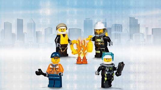 LEGO City Fire (60106). Starter set Pompieri - 12