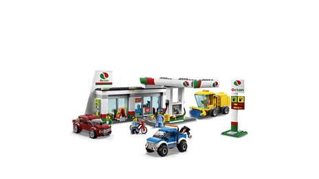 LEGO City Town (60132). Stazione di servizio - 7