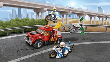 LEGO City Police (60137). Autogrù in panne - 4