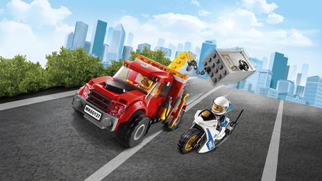 LEGO City Police (60137). Autogrù in panne - 8