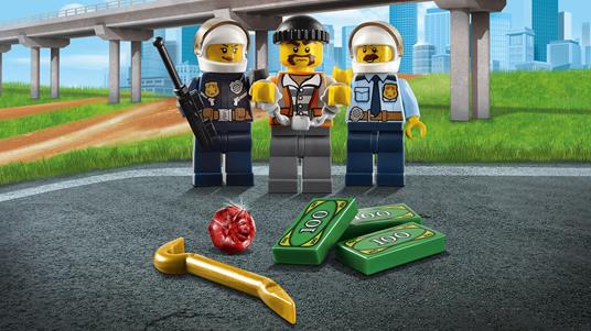 LEGO City Police (60137). Autogrù in panne - 38