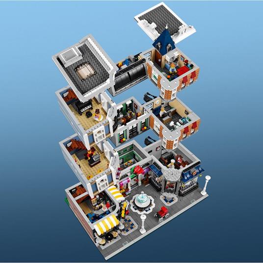 LEGO Creator 10255 Piazza dell’Assemblea, Modellino da Costruire di Edificio Modulare a 3 Piani, Set da Collezione per Adulti - 5