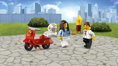 LEGO City Great Vehicles (60150). Furgone delle pizze - 6