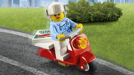 LEGO City Great Vehicles (60150). Furgone delle pizze - 10