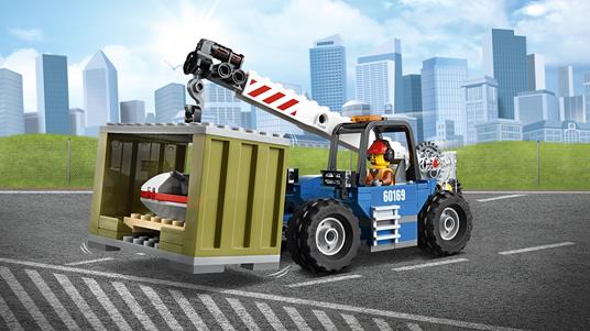 LEGO City Town (60169). Terminal merci - 15