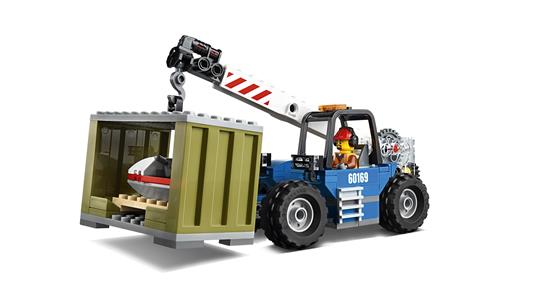 LEGO City Town (60169). Terminal merci - 16