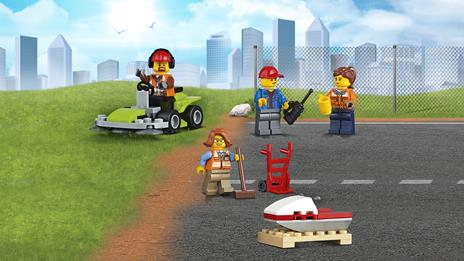 LEGO City Town (60169). Terminal merci - 6