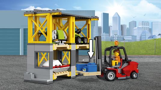 LEGO City Town (60169). Terminal merci - 7