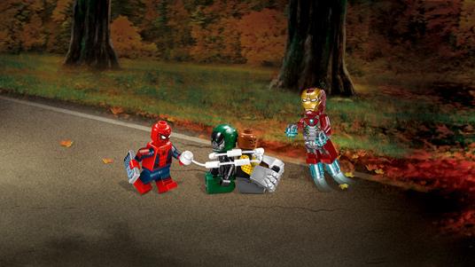 LEGO Super Heroes (76083). Attenzione a Vulture - 8