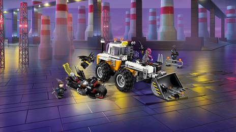LEGO Batman (70915). Doppia demolizione di Two-Face - 6