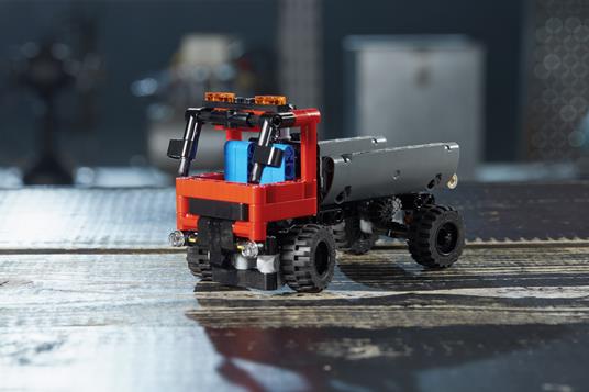 LEGO Technic (42084). Autoribaltabile - 8