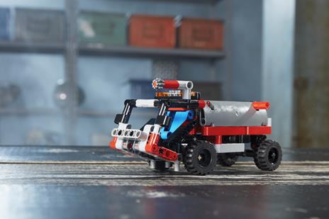 LEGO Technic (42084). Autoribaltabile - 10