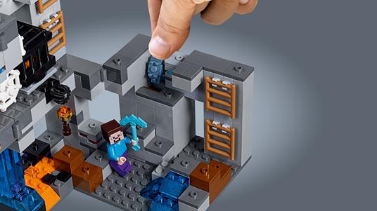 LEGO Minecraft (21147). Avventure con la Bedrock - 8