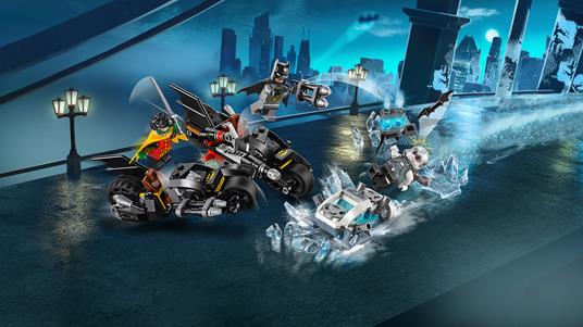 LEGO Super Heroes (76118). Battaglia sul Bat-ciclo con Mr. Freeze - 5