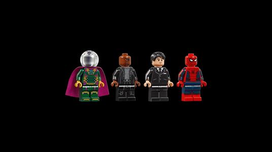 LEGO Marvel Super Heroes (76130). Il jet Stark e l'attacco del drone - 4