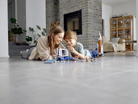 LEGO City Space Port (60228). Razzo spaziale e Centro di controllo - 11