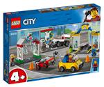 LEGO City Town (60232). Stazione di servizio e officina