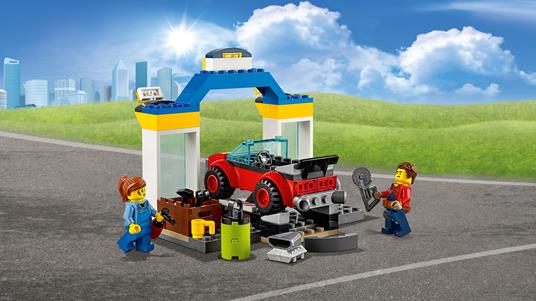 LEGO City Town (60232). Stazione di servizio e officina - 7