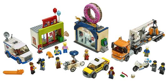 LEGO City Town (60233). Inaugurazione della ciambelleria - 8